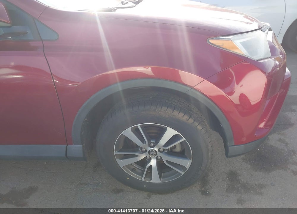 2018 TOYOTA RAV4 ADVENTURE/XLE VIN: 2T3WFREV4JW408547
