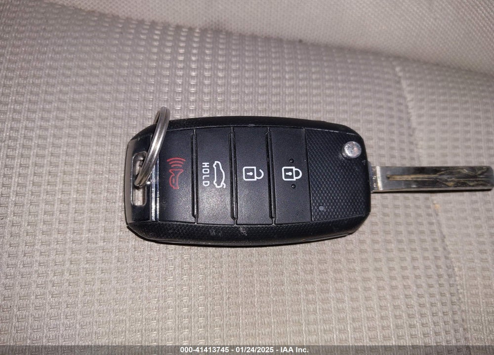2015 KIA SORENTO LX V6 VIN: 5XYKTDA76FG568887