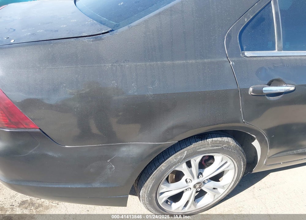 2010 FORD FUSION VIN: 3FAHP0HA1AR122577