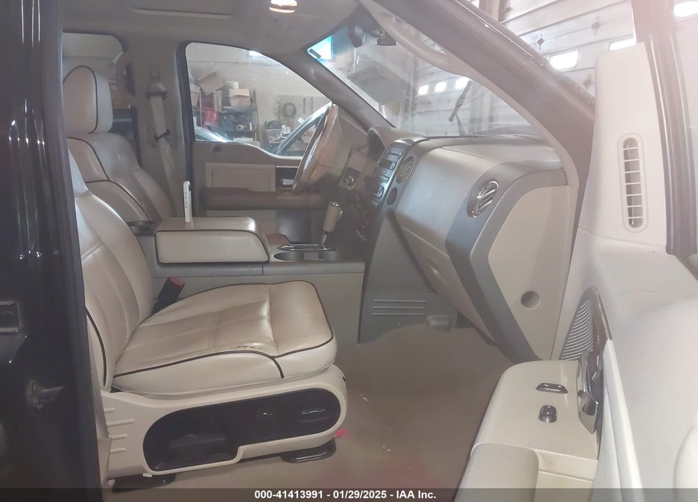 2006 LINCOLN MARK LT VIN: 5LTPW18556FJ01153