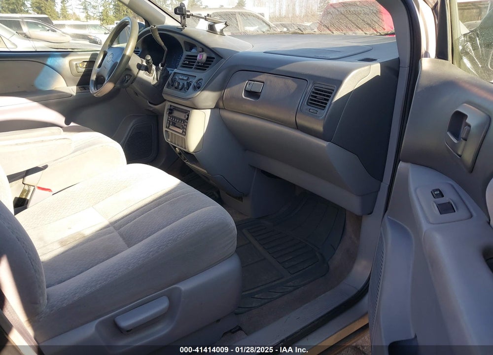 2003 TOYOTA SIENNA CE VIN: 4T3ZF19C63U549338
