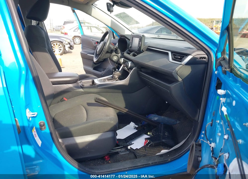 2019 TOYOTA RAV4 LE VIN: JTMH1RFV1KJ006636