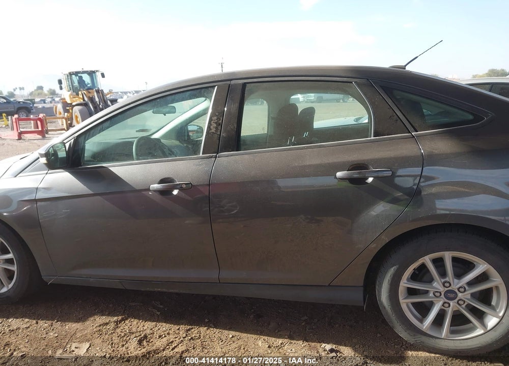 2015 FORD FOCUS VIN: 1FADP3F2XFL300195