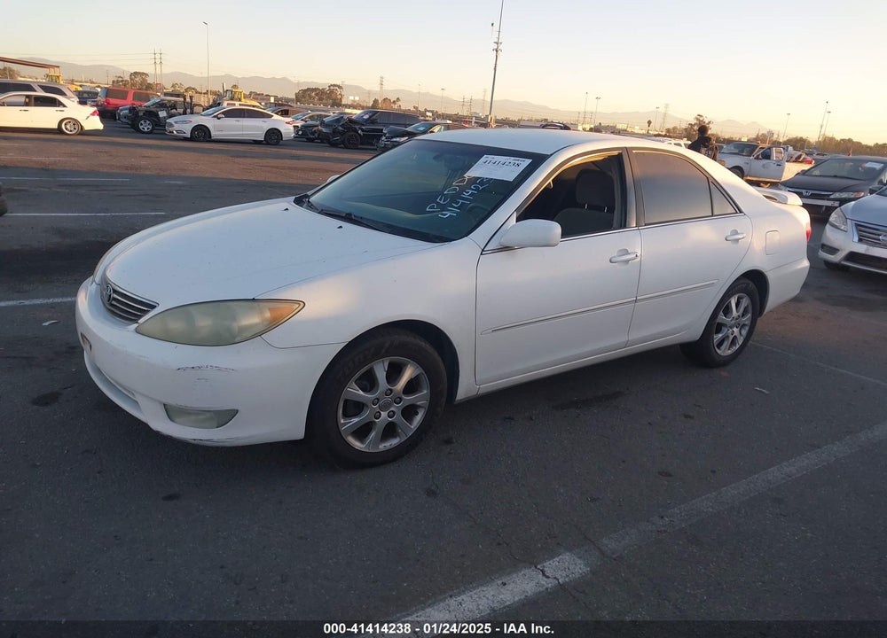 2005 TOYOTA CAMRY XLE VIN: 4T1BE32K55U555595