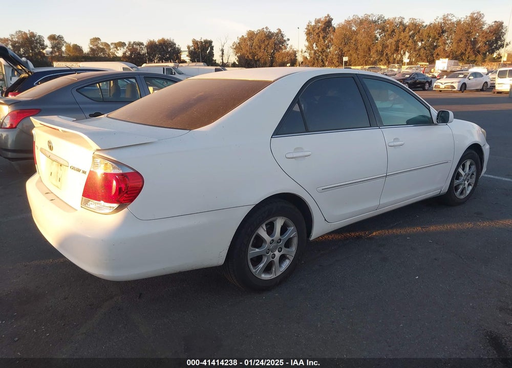 2005 TOYOTA CAMRY XLE VIN: 4T1BE32K55U555595
