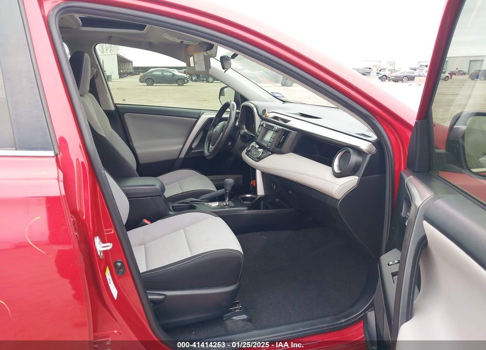 2017 TOYOTA RAV4 VIN: JTMWFREV2HJ118624