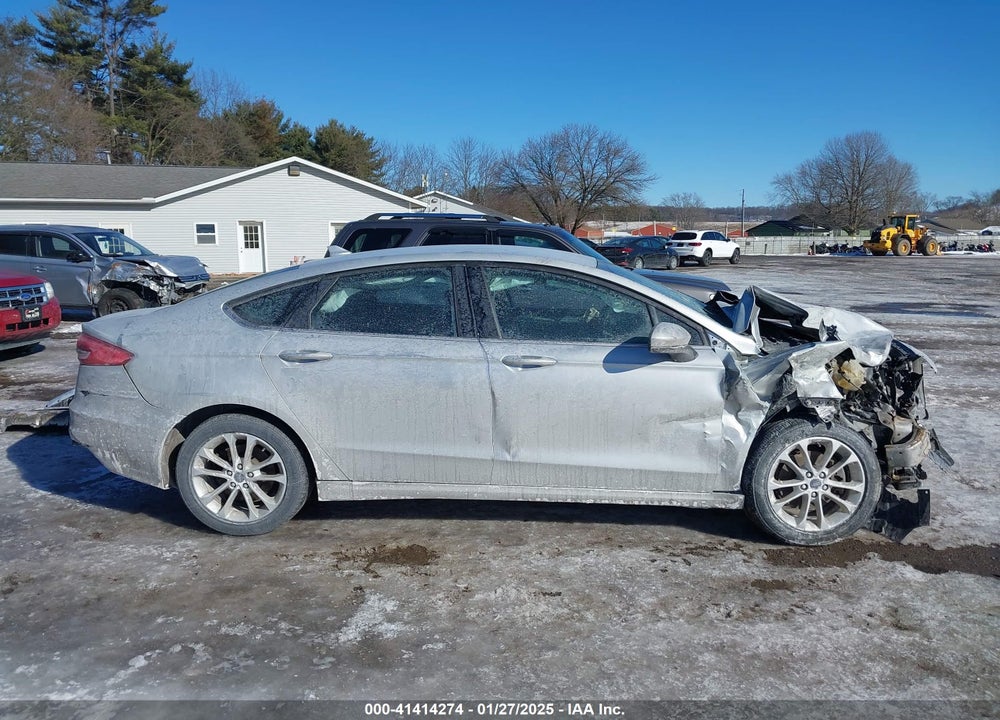 2019 FORD FUSION VIN: 3FA6P0LU4KR225597