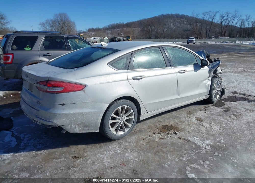 2019 FORD FUSION VIN: 3FA6P0LU4KR225597
