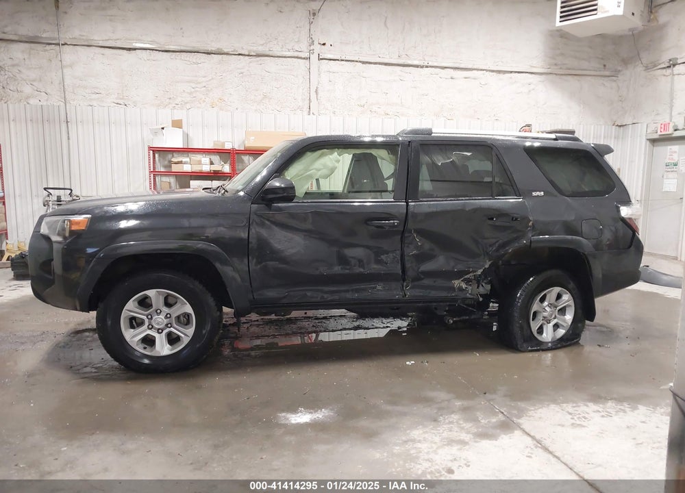 2024 TOYOTA 4RUNNER SR5 VIN: JTEMU5JR7R6267593