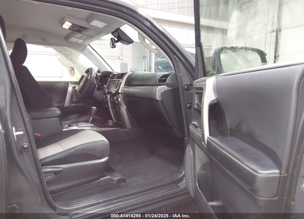 2024 TOYOTA 4RUNNER SR5 VIN: JTEMU5JR7R6267593
