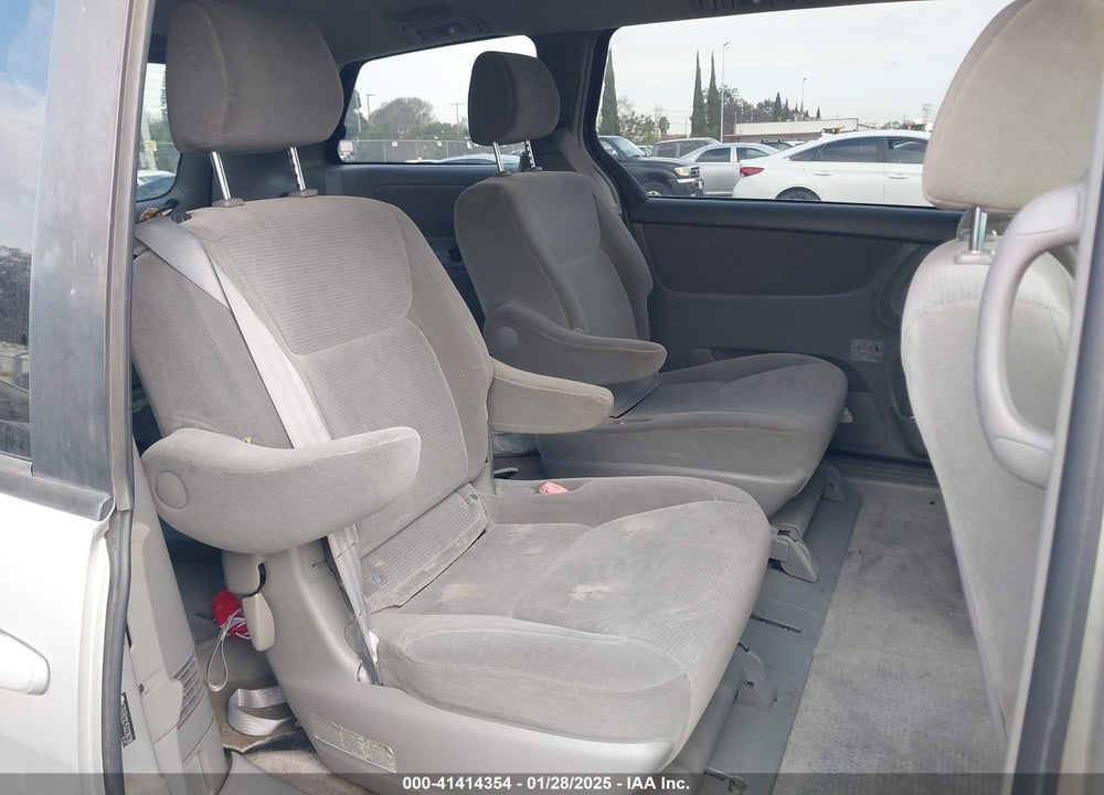 2005 TOYOTA SIENNA LE VIN: 5TDZA23C15S228728