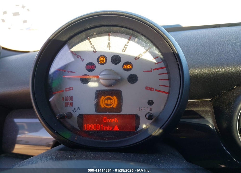 2011 MINI COOPER S VIN: WMWSV3C50BTY22993