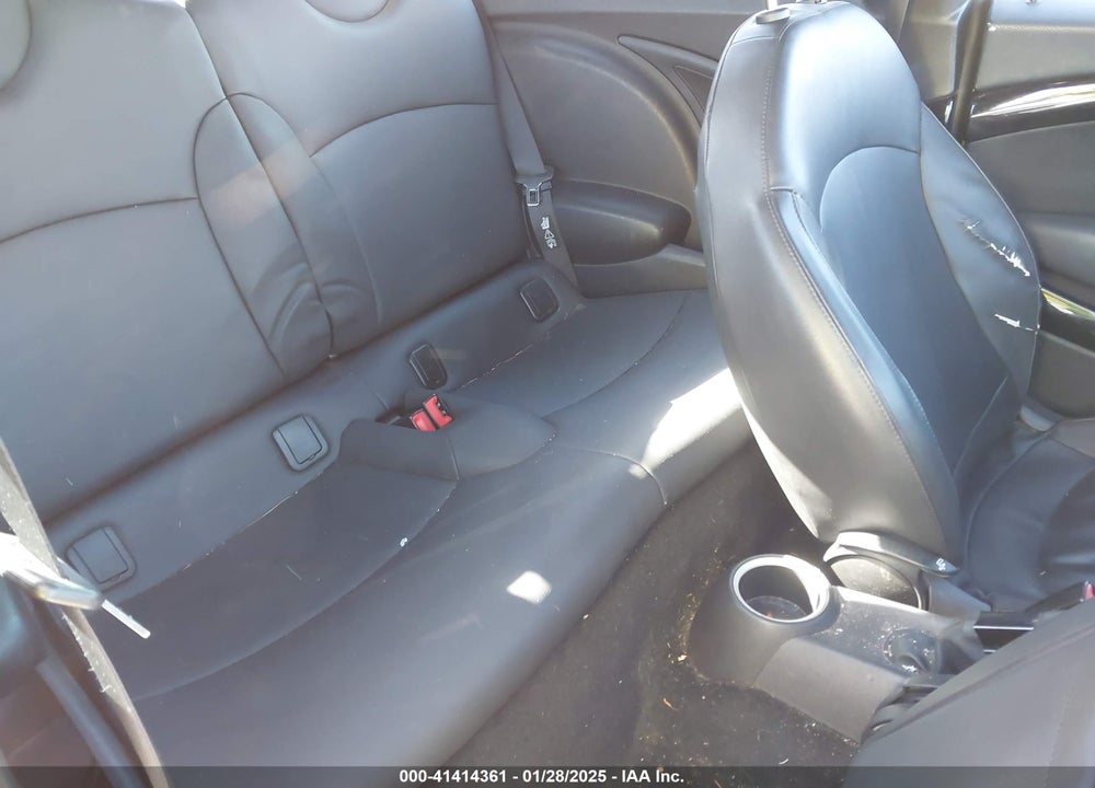 2011 MINI COOPER S VIN: WMWSV3C50BTY22993