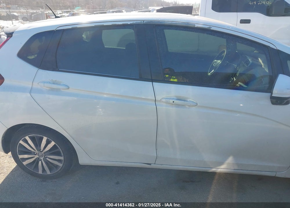 2015 HONDA FIT VIN: 3HGGK5H87FM766217