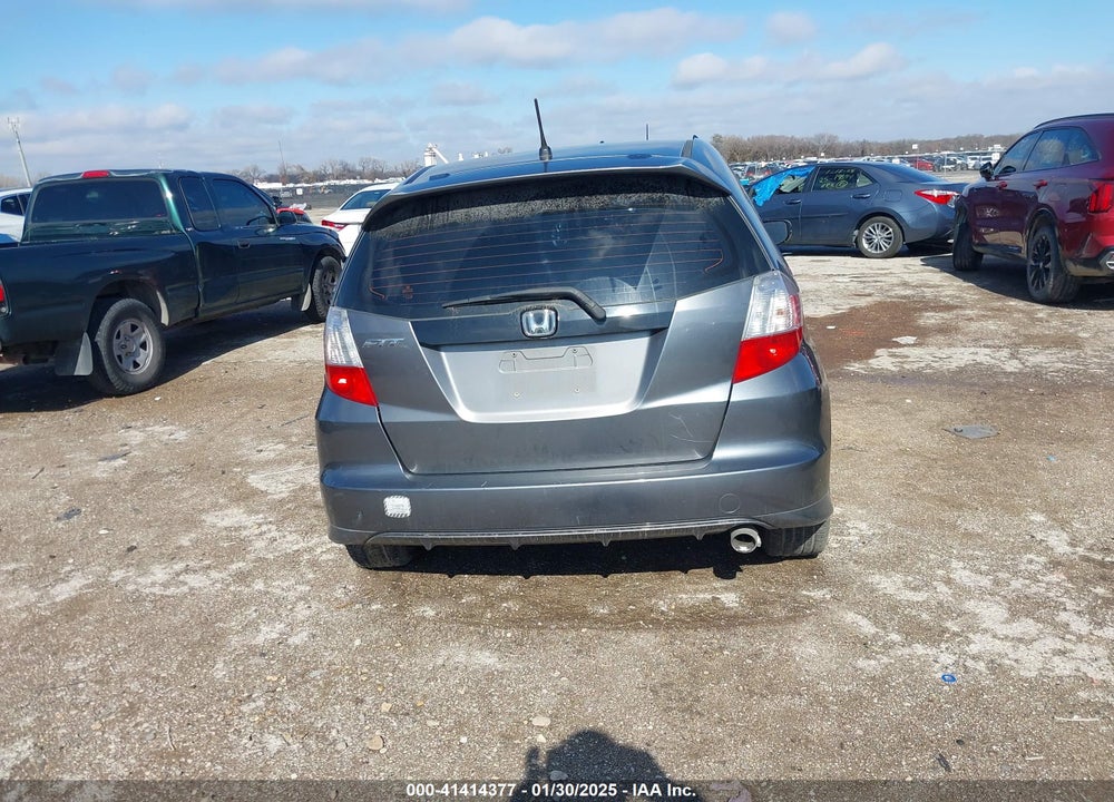 2012 HONDA FIT VIN: JHMGE8H58CC014924