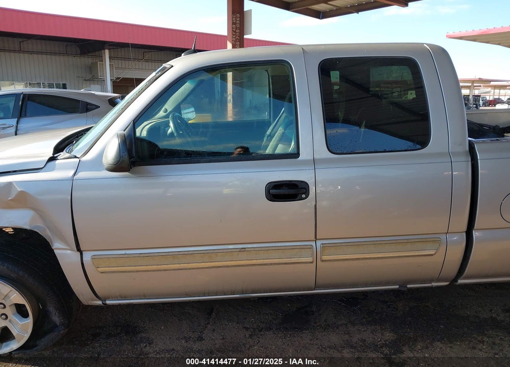 2005 CHEVROLET SILVERADO 1500 LS VIN: 2GCEC19VX51323095