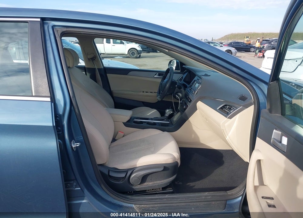 2017 HYUNDAI SONATA VIN: 5NPE24AF7HH455419