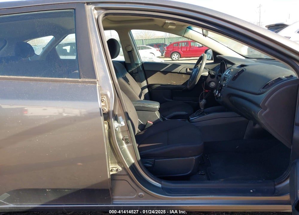 2011 KIA FORTE EX VIN: KNAFU5A24B5397131