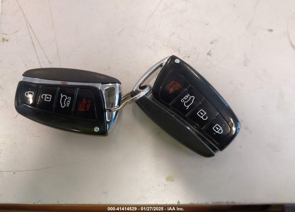 2018 HYUNDAI SANTA FE SE VIN: KM8SN4HF7JU266132