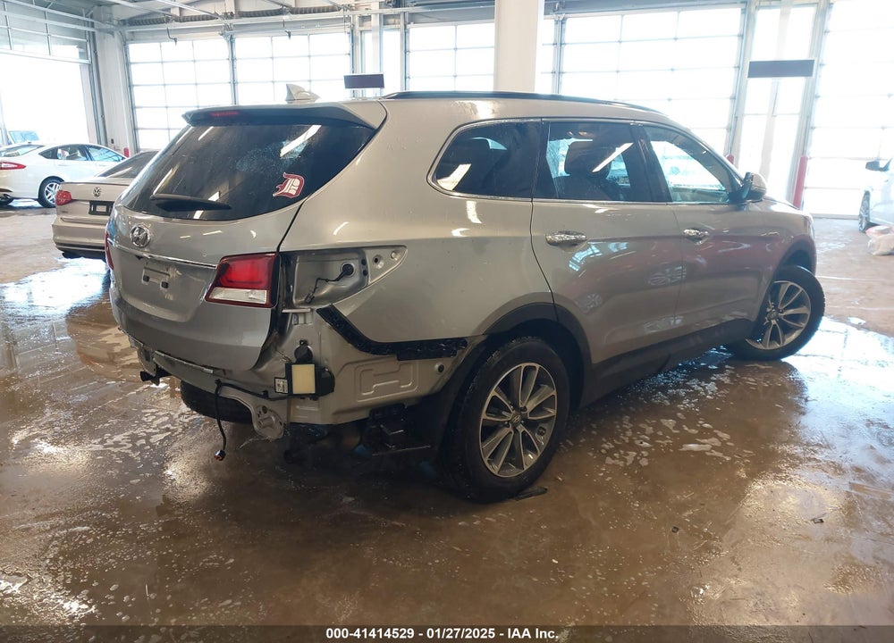 2018 HYUNDAI SANTA FE SE VIN: KM8SN4HF7JU266132