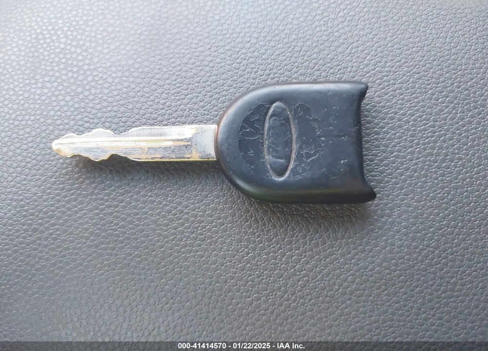2010 FORD FOCUS SE VIN: 1FAHP3FN8AW263571