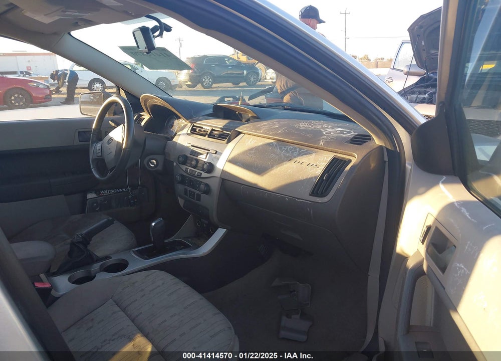 2010 FORD FOCUS SE VIN: 1FAHP3FN8AW263571