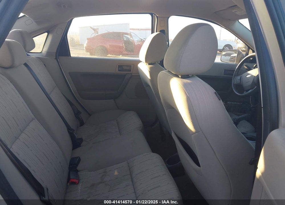 2010 FORD FOCUS SE VIN: 1FAHP3FN8AW263571