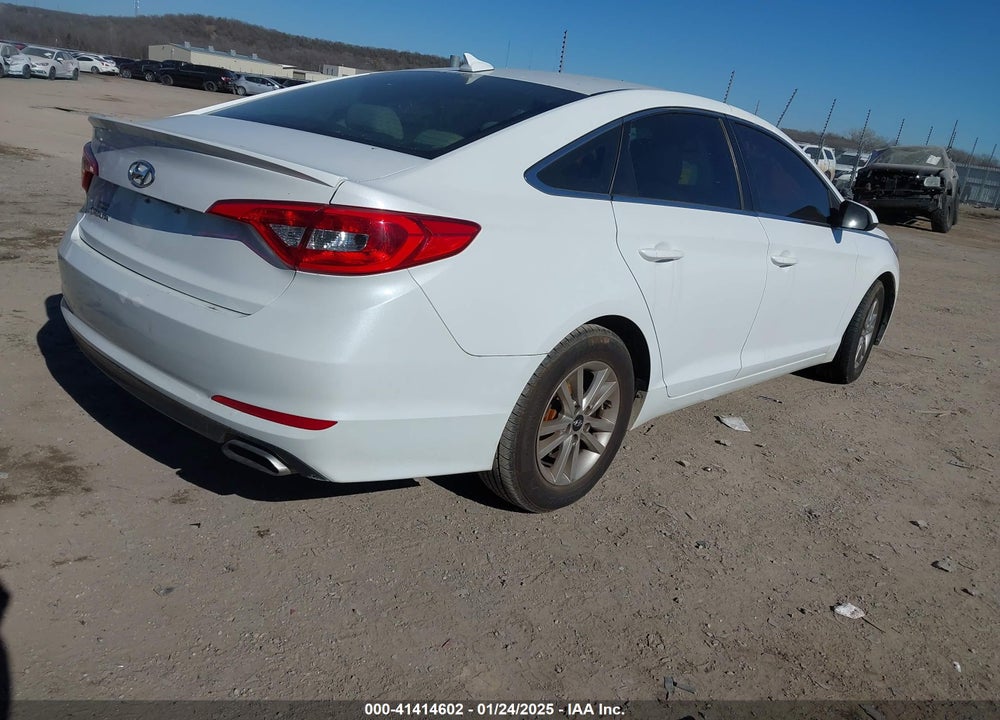 2016 HYUNDAI SONATA VIN: 5NPE24AF3GH282626