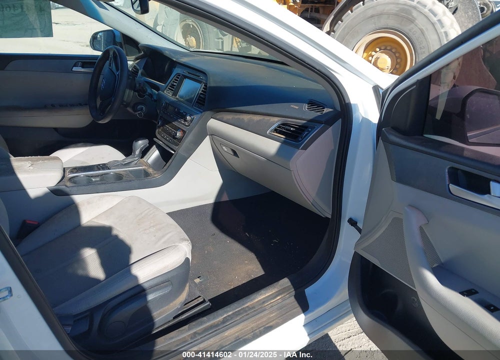 2016 HYUNDAI SONATA VIN: 5NPE24AF3GH282626