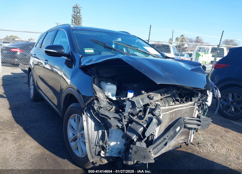 2016 KIA SORENTO 2.4L LX VIN: 5XYPG4A3XGG144007