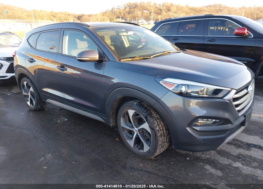 2018 HYUNDAI TUCSON VALUE VIN: KM8J33A28JU801083