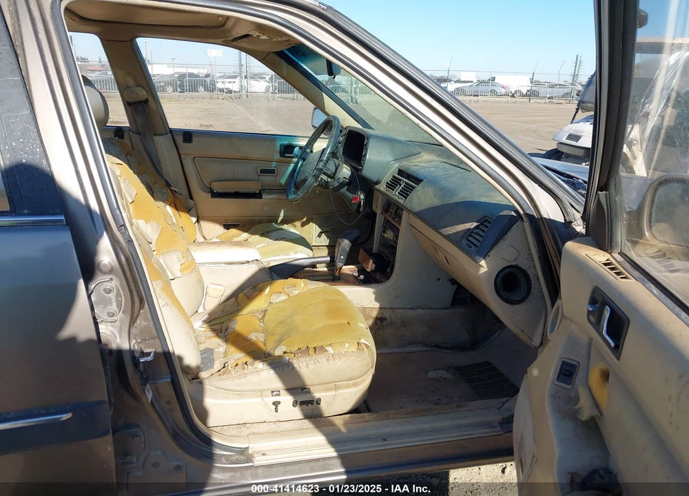 1990 ACURA LEGEND LS VIN: JH4KA4677LC038473