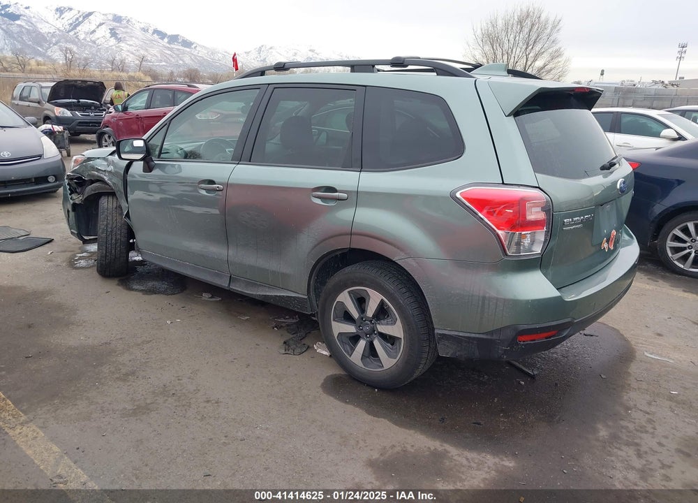 2018 SUBARU FORESTER 2.5I PREMIUM VIN: JF2SJAEC6JH600704