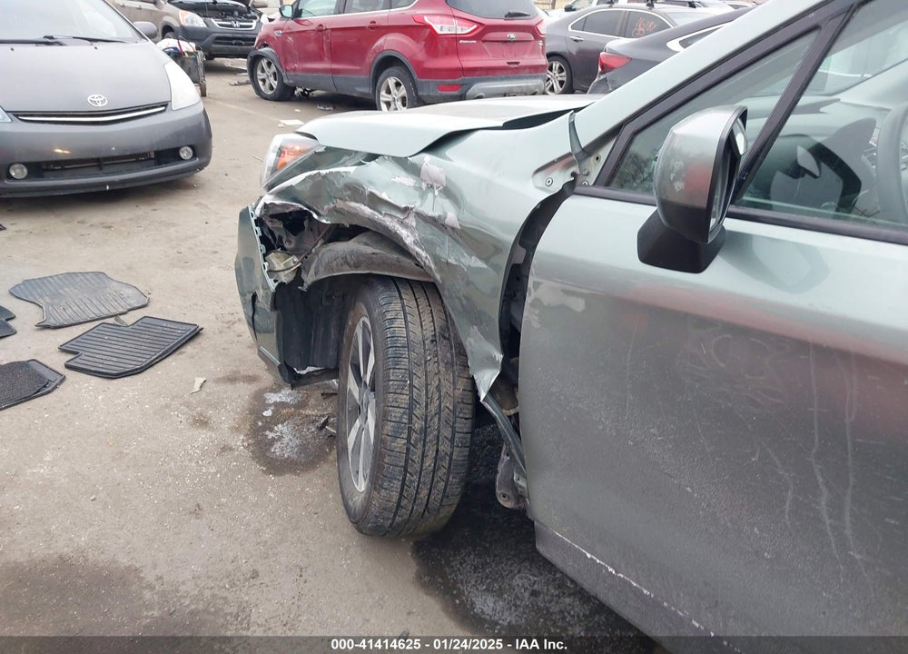 2018 SUBARU FORESTER 2.5I PREMIUM VIN: JF2SJAEC6JH600704