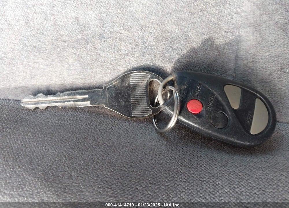 2000 NISSAN SENTRA GXE/XE VIN: 3N1CB51D0YL352101