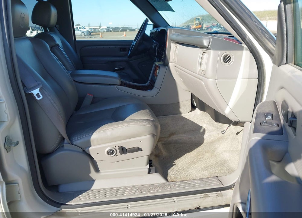 2005 CADILLAC ESCALADE STANDARD VIN: 1GYEK63N75R141199