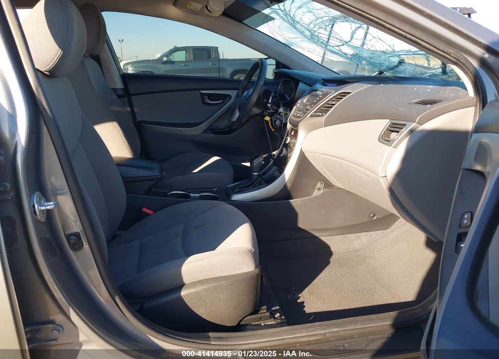 2014 HYUNDAI ELANTRA VIN: 5NPDH4AE3EH527066