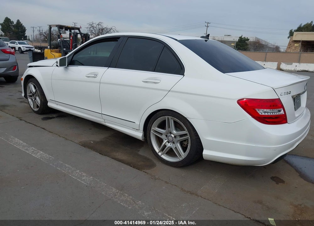 2014 MERCEDES-BENZ C 250 VIN: WDDGF4HB0EG243483