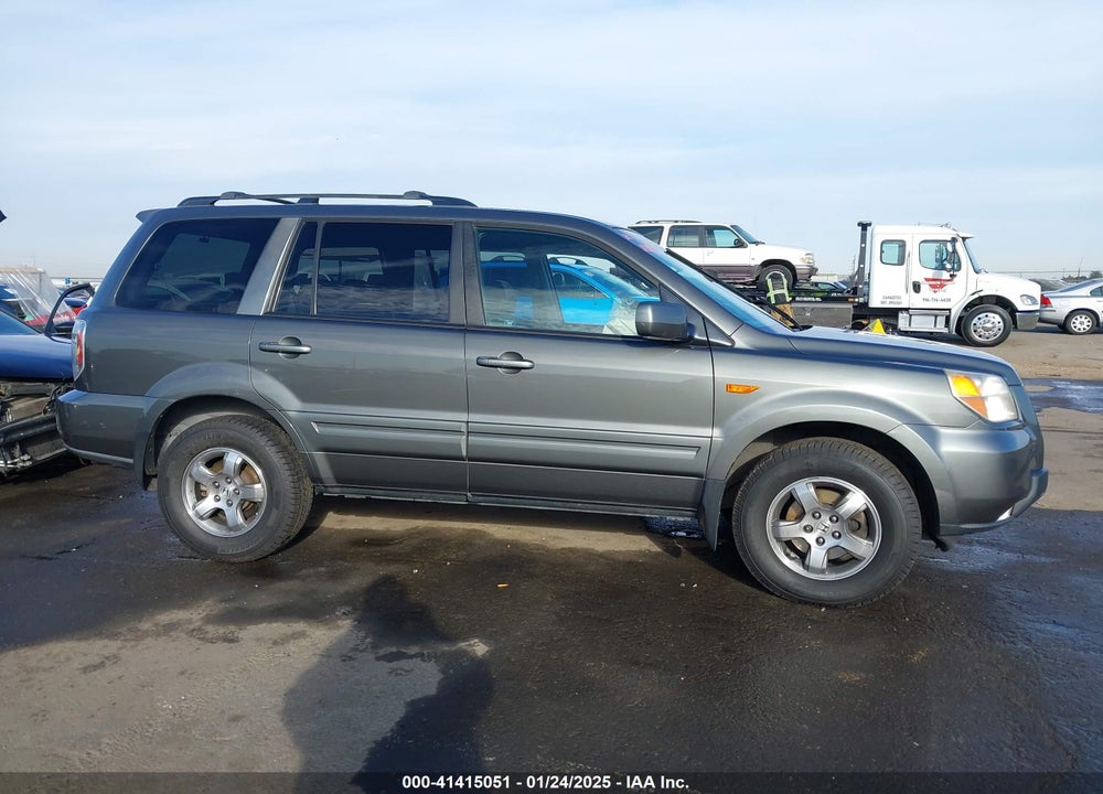 2007 HONDA PILOT VIN: 2HKYF18727H516432