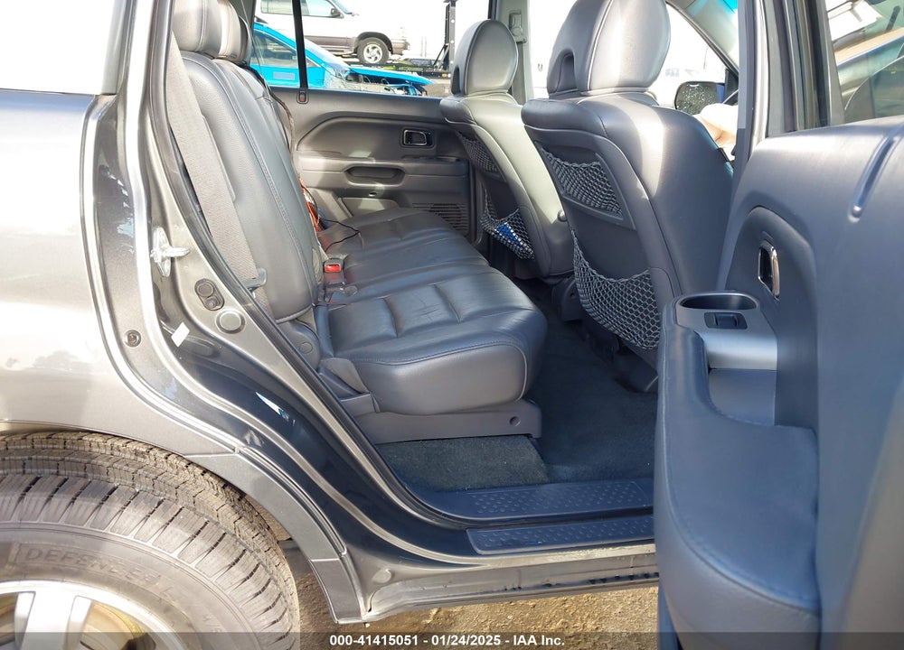 2007 HONDA PILOT VIN: 2HKYF18727H516432