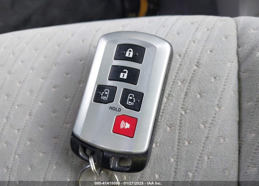 2020 TOYOTA SIENNA LE VIN: 5TDJZ3DC6LS240400