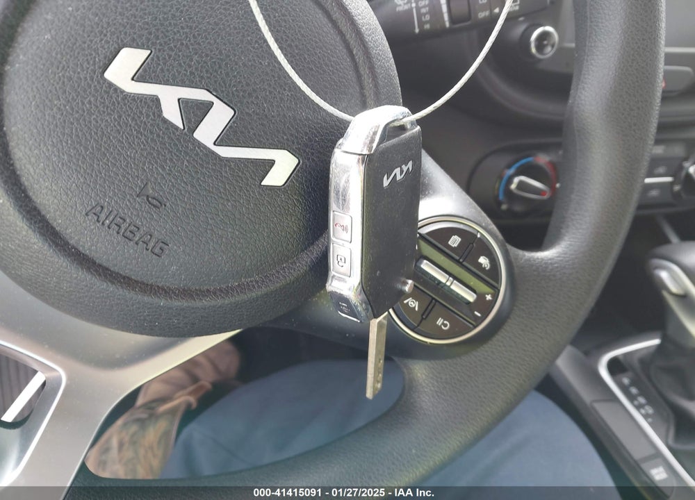 2023 KIA SOUL VIN: KNDJ23AU2P7199135