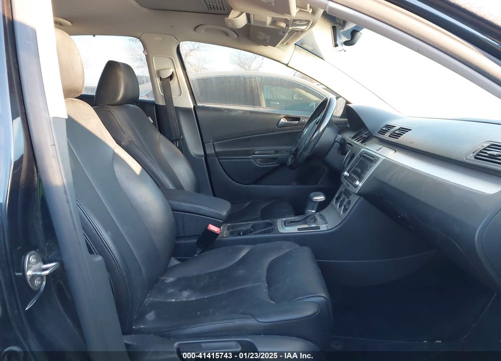 2009 VOLKSWAGEN PASSAT VIN: WVWJK73C49P041409