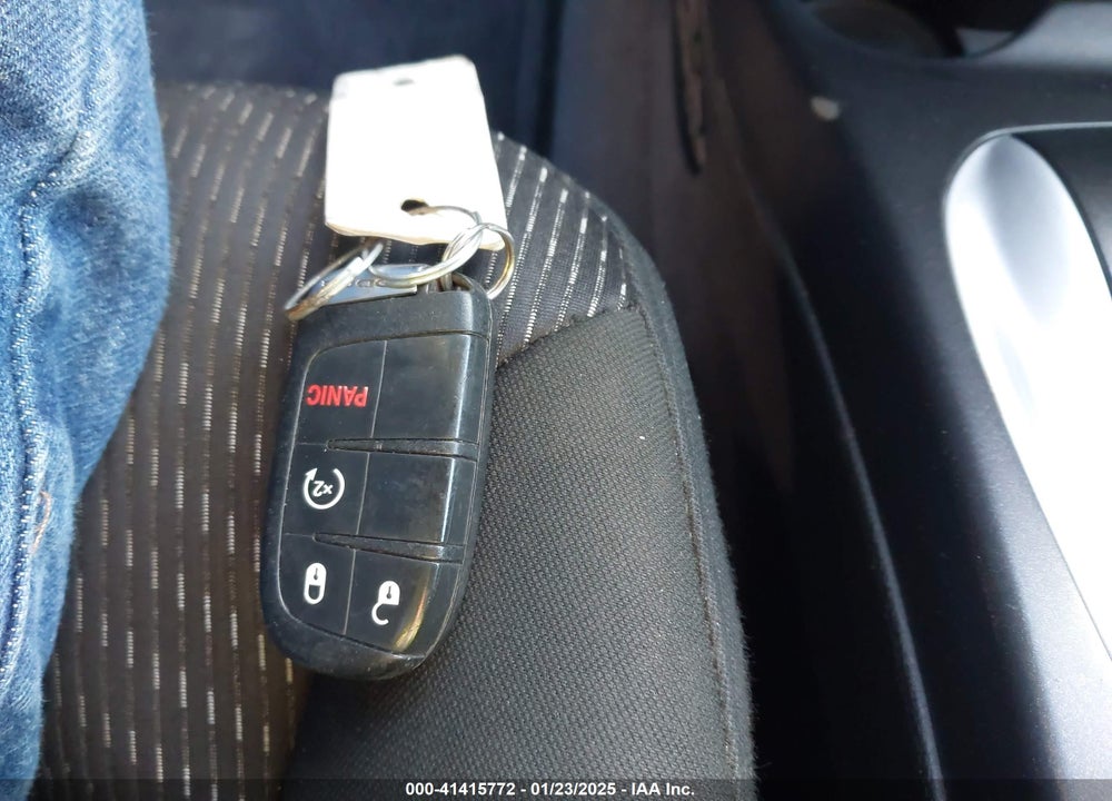 2011 DODGE JOURNEY MAINSTREET VIN: 3D4PG1FG2BT500920