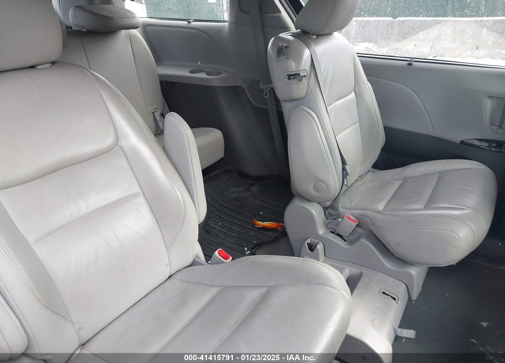 2018 TOYOTA SIENNA XLE 8 PASSENGER VIN: 5TDYZ3DC1JS917509