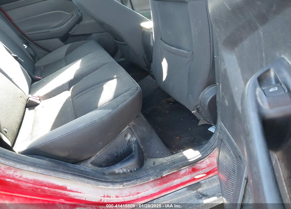 2013 FORD FOCUS VIN: 1FADP3F2XDL228427