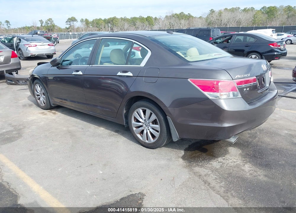 2011 HONDA ACCORD VIN: 1HGCP3F83BA023343