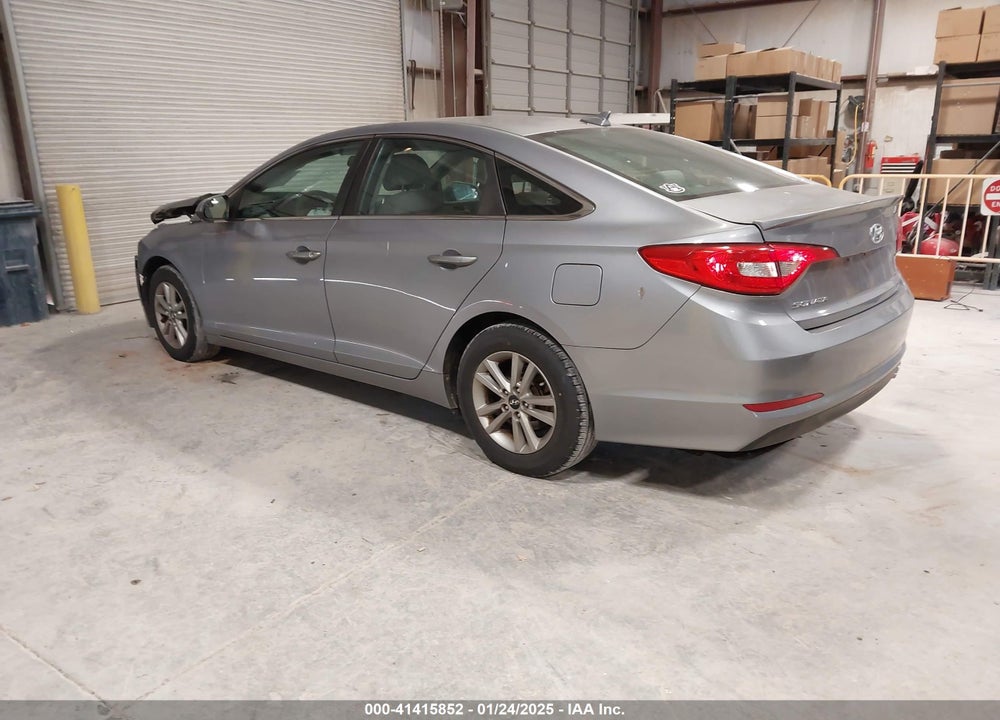 2015 HYUNDAI SONATA SE VIN: 5NPE24AF3FH000743