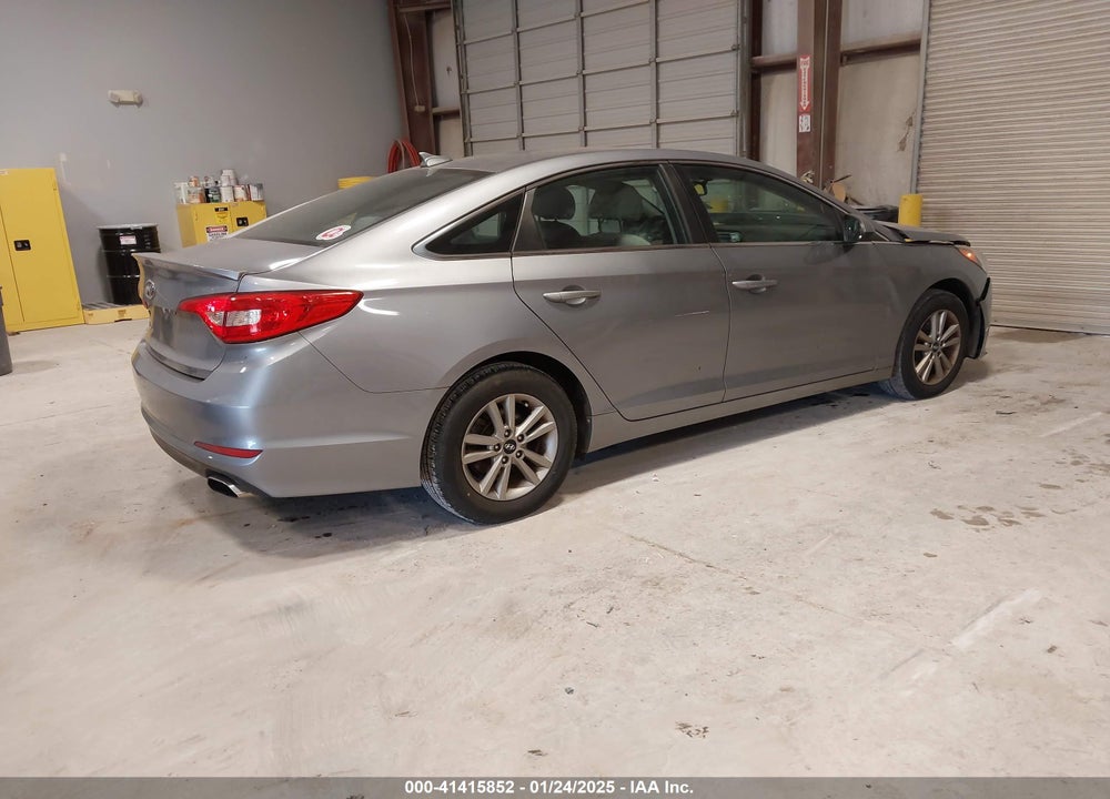 2015 HYUNDAI SONATA SE VIN: 5NPE24AF3FH000743
