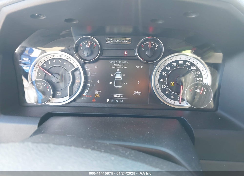 2018 RAM 1500 VIN: 3C6RR7LT8JG140541